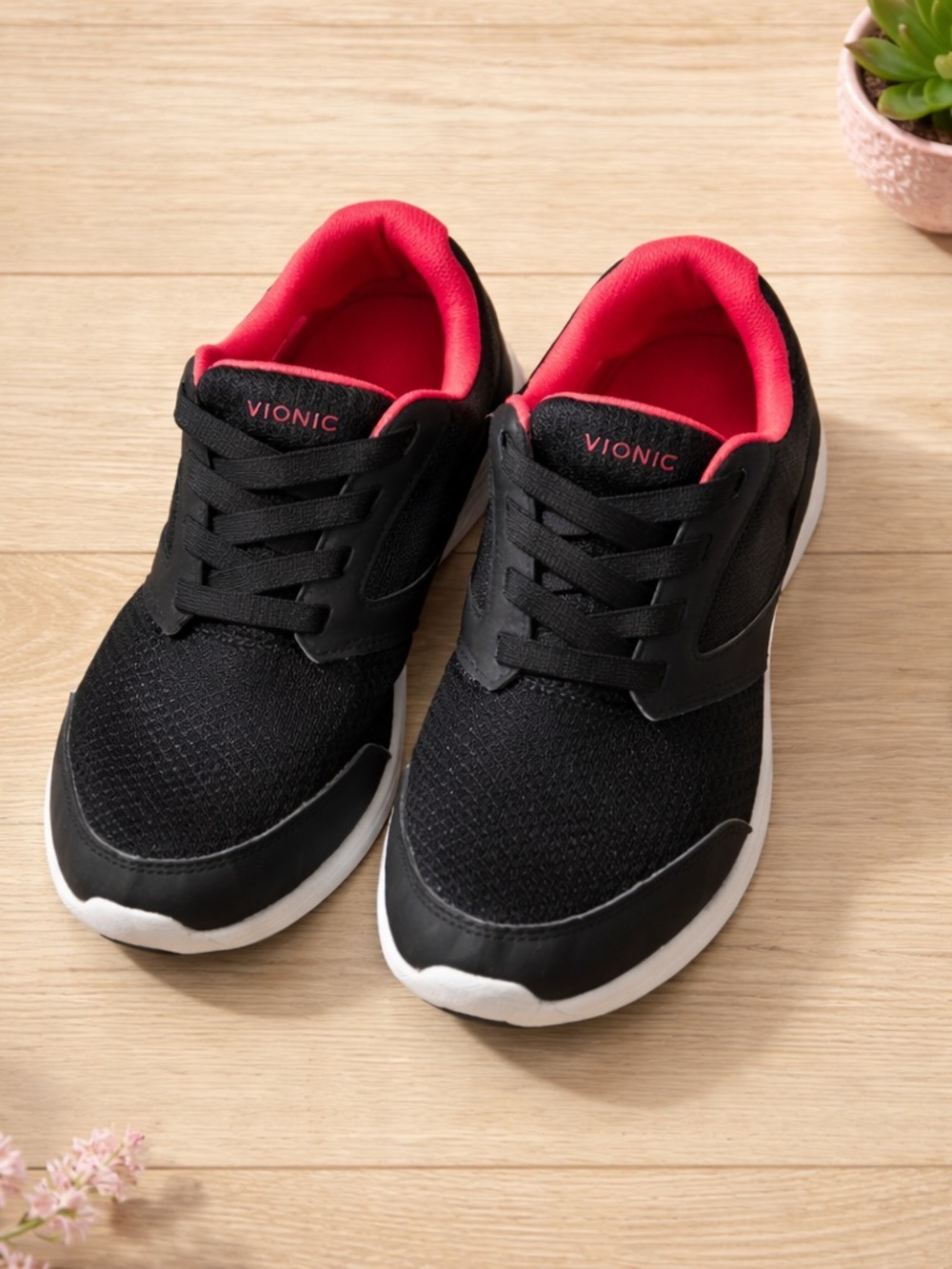 Vionic Red Mesh Athletic Shoe Inner Lining